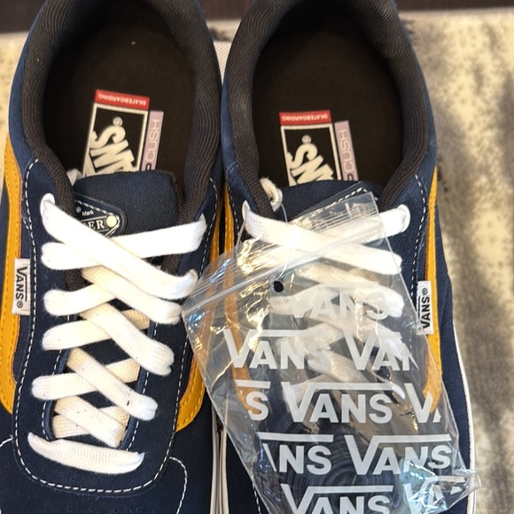 Men’s Vans 11.5 - Picture 2 of 5